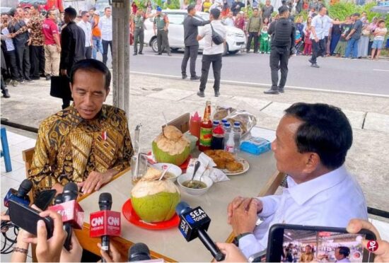 和平日报 | 佐科与普拉博沃再次共餐引起舆论猜测