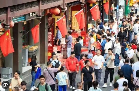 和平日报 | 中国去年家庭人均旅游花费4984人民币