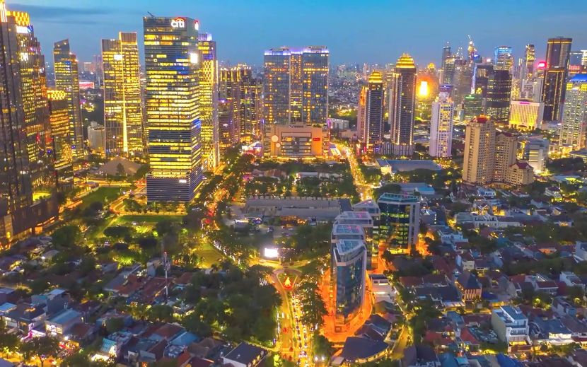 掌柜说：在印尼“县官”不如“现管”