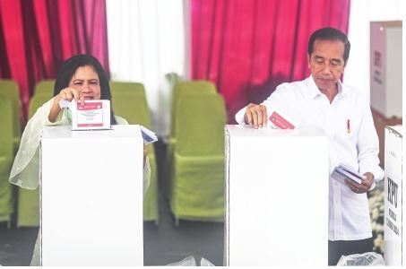 和平日报 | 佐科维总统伉俪投票后发表感想 希望大选顺利进行全国人民行使选举权