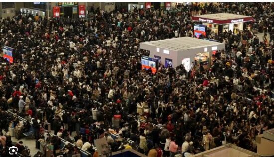 和平日报 | 中国今年春节假期出入境人次 较去年同期增长2.8倍