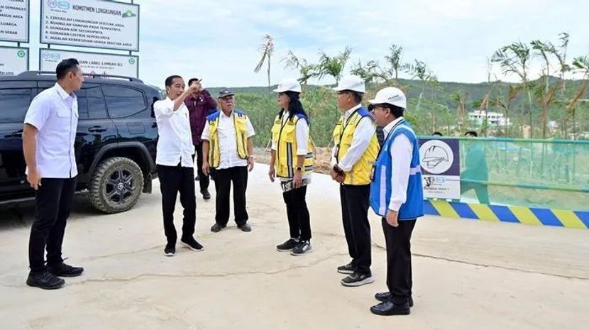 佐科视察新国都项目建设情况