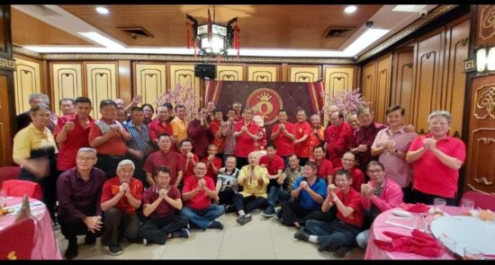 和平日报 | 华社活动:万隆POP越野跑步队欢庆龙年春节元宵节成功举行。