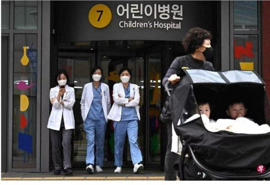 和平日报 | 430名医院教授也恫言辞职 韩国医生罢工风波恐升级