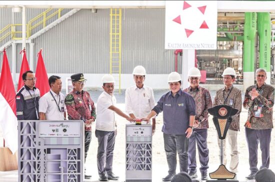 和平日报 | 佐科威主持Kaltim Amonium Nitrat公司工厂落成仪式