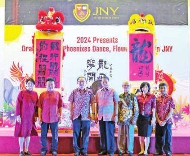 和平日报 | 雅加达南洋学校春节活动圆满成功