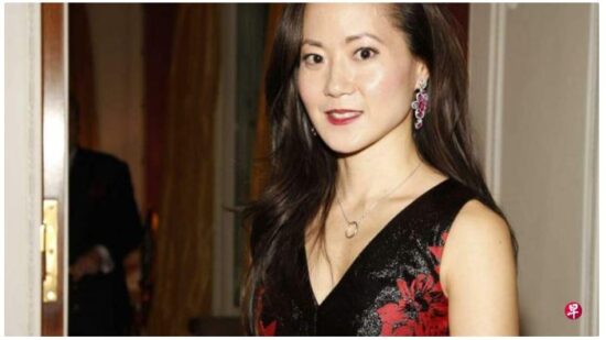 和平日报 | 美媒披露赵安吉车祸过程：开特斯拉挂挡操作失误坠入池塘