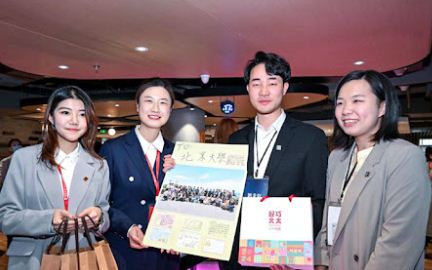 和平日报 | 中新时评：汇聚两岸青年力量 共创中华民族美好未来