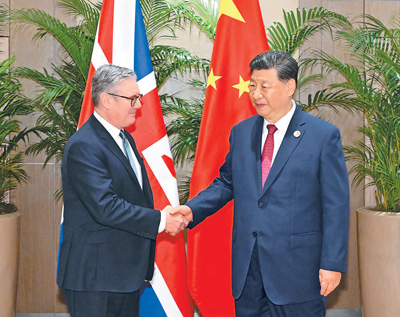 习近平会见英国首相斯塔默